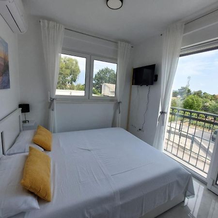 Ferienhaus Maestral - Kastel Kambelovac Каштела Екстер'єр фото