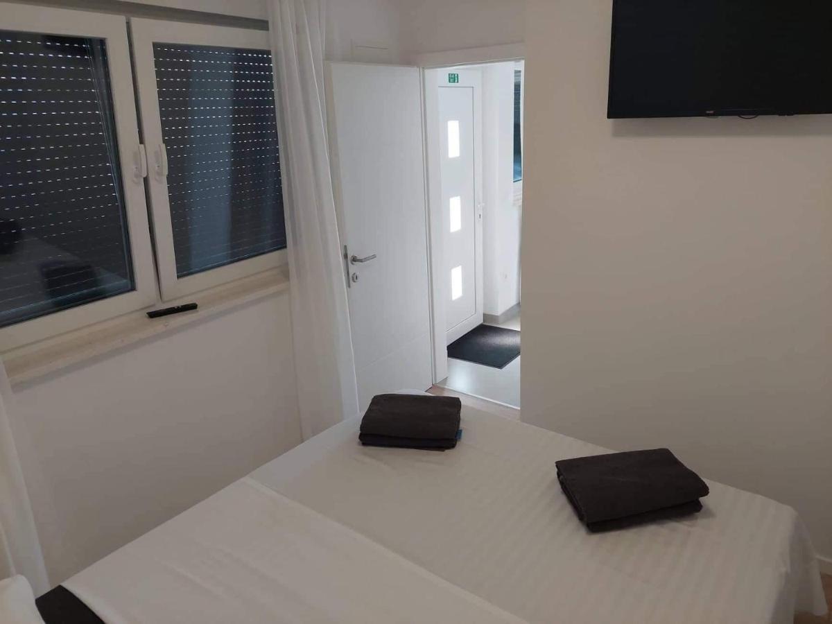 Ferienhaus Maestral - Kastel Kambelovac Каштела Екстер'єр фото