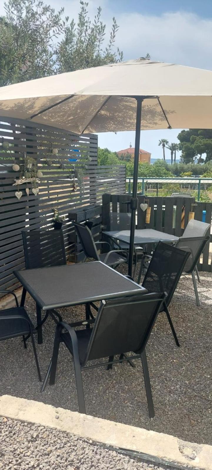 Ferienhaus Maestral - Kastel Kambelovac Каштела Екстер'єр фото
